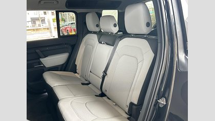 Defender 110 54