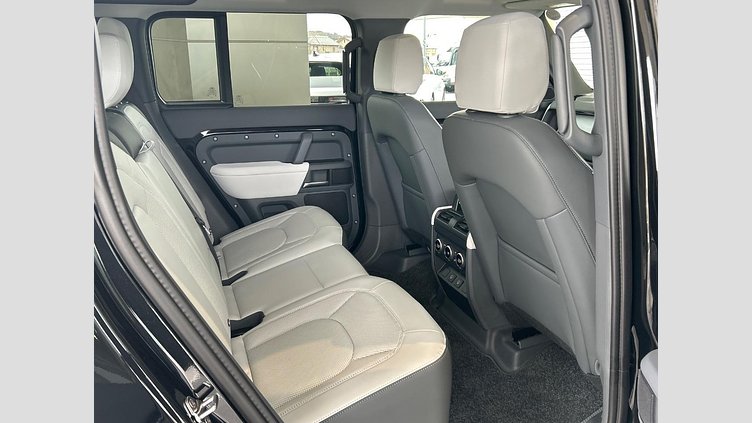 2024 認定中古車 Land Rover Defender 110 サントリーニブラック D350 ディーゼルマイルドハイブリッド X-Dynamic SE