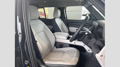 Defender 110 51