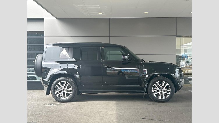 2024 認定中古車 Land Rover Defender 110 サントリーニブラック D350 ディーゼルマイルドハイブリッド X-Dynamic SE