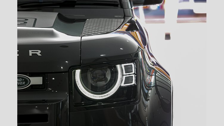 2022 認定中古車 Land Rover Defender 130 カルパチアングレイ D300 AWD AUTOMATIC MHEV FIRST EDITION