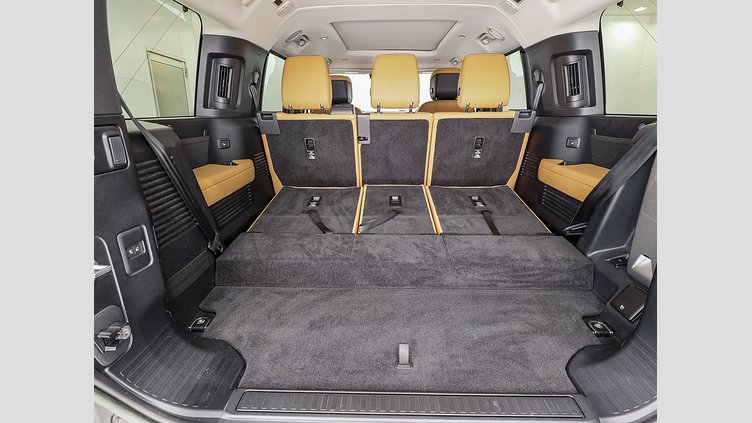 2022 認定中古車 Land Rover Defender 130 カルパチアングレイ D300 AWD AUTOMATIC MHEV FIRST EDITION