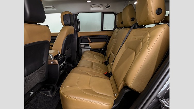 2022 認定中古車 Land Rover Defender 130 カルパチアングレイ D300 AWD AUTOMATIC MHEV FIRST EDITION