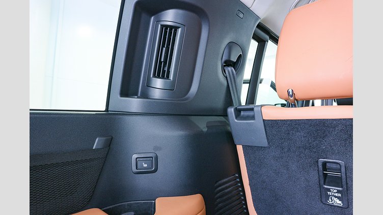 2022 認定中古車 Land Rover Defender 130 カルパチアングレイ D300 AWD AUTOMATIC MHEV FIRST EDITION