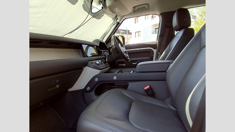 2024 認定中古車 Land Rover Defender 110 フジホワイト D300 AWD（AT） S