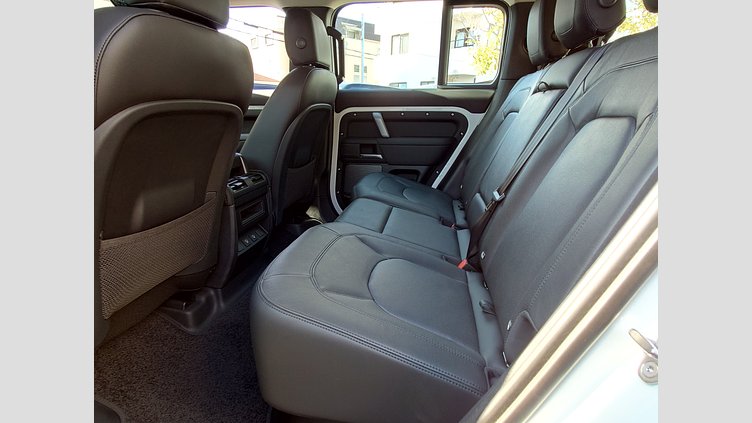 2024 認定中古車 Land Rover Defender 110 フジホワイト D300 AWD（AT） S