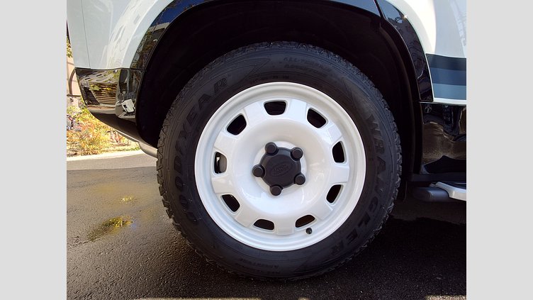 2024 認定中古車 Land Rover Defender 110 フジホワイト D300 AWD（AT） S