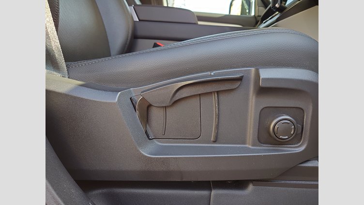 2024 認定中古車 Land Rover Defender 110 フジホワイト D300 AWD（AT） S