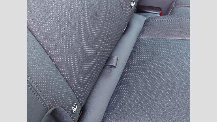 2024 認定中古車 Land Rover Defender 110 フジホワイト D300 AWD（AT） S