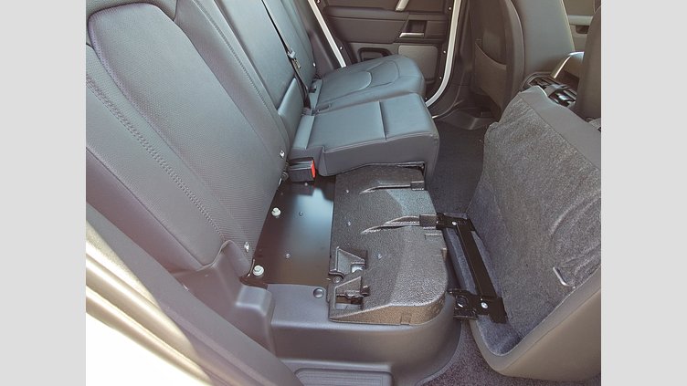 2024 認定中古車 Land Rover Defender 110 フジホワイト D300 AWD（AT） S