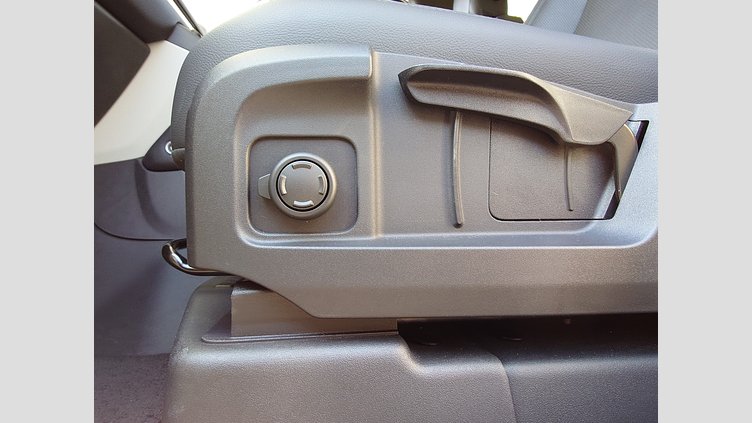 2024 認定中古車 Land Rover Defender 110 フジホワイト D300 AWD（AT） S