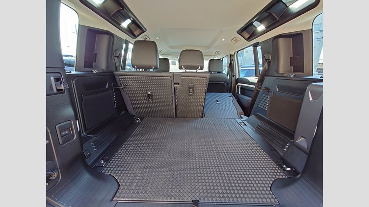 2024 認定中古車 Land Rover Defender 110 フジホワイト D300 AWD（AT） S