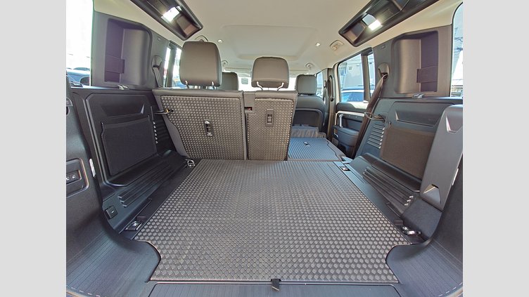 2024 認定中古車 Land Rover Defender 110 フジホワイト D300 AWD（AT） S