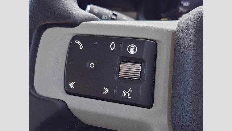 2024 認定中古車 Land Rover Defender 110 フジホワイト D300 AWD（AT） S