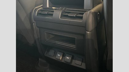 Defender 110 51