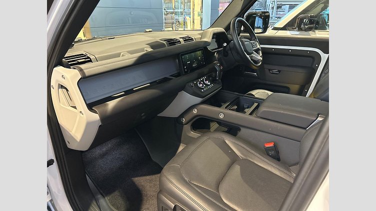2023 認定中古車 Land Rover Defender 110 フジホワイト D300 AWD（AT） S