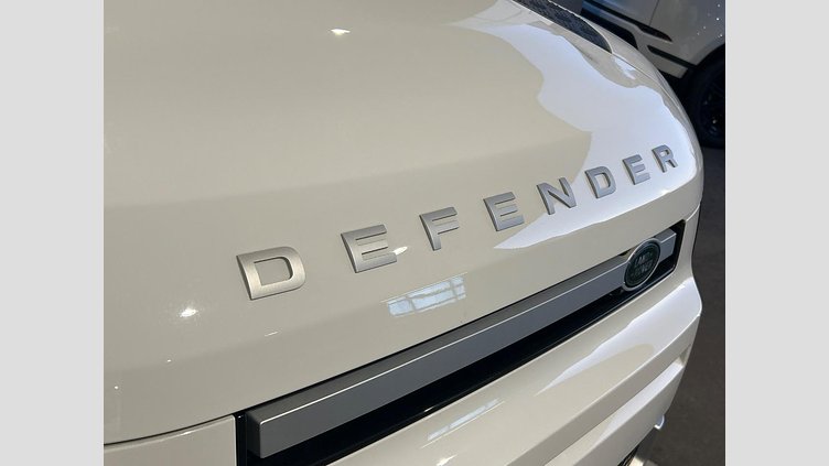 2023 認定中古車 Land Rover Defender 110 フジホワイト D300 AWD（AT） S