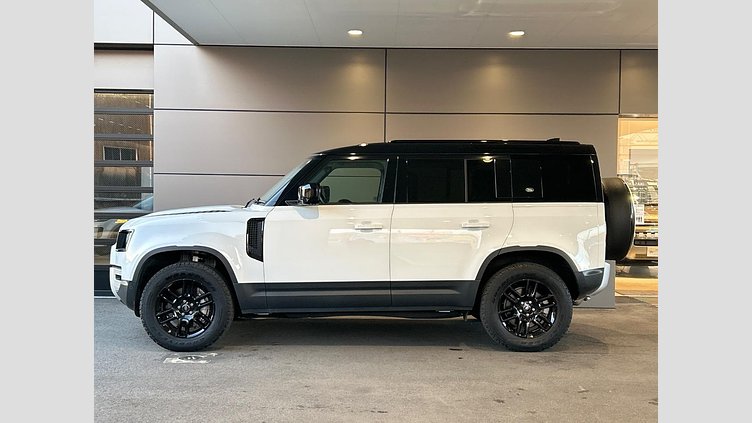 2023 認定中古車 Land Rover Defender 110 フジホワイト D300 AWD（AT） S