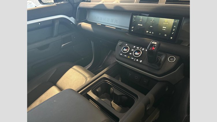 2023 認定中古車 Land Rover Defender 110 フジホワイト D300 AWD（AT） S