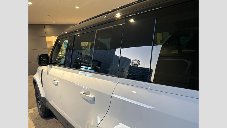 2023 認定中古車 Land Rover Defender 110 フジホワイト D300 AWD（AT） S