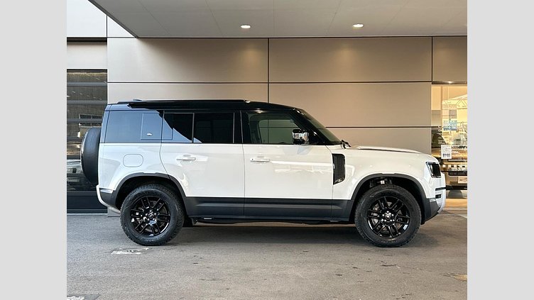 2023 認定中古車 Land Rover Defender 110 フジホワイト D300 AWD（AT） S