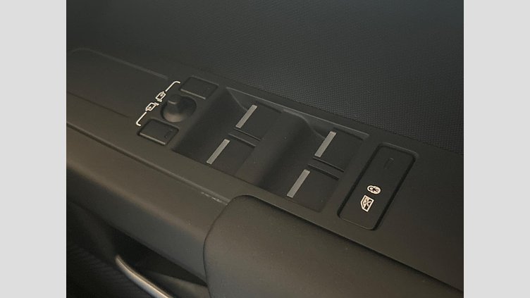 2023 認定中古車 Land Rover Defender 110 フジホワイト D300 AWD（AT） S