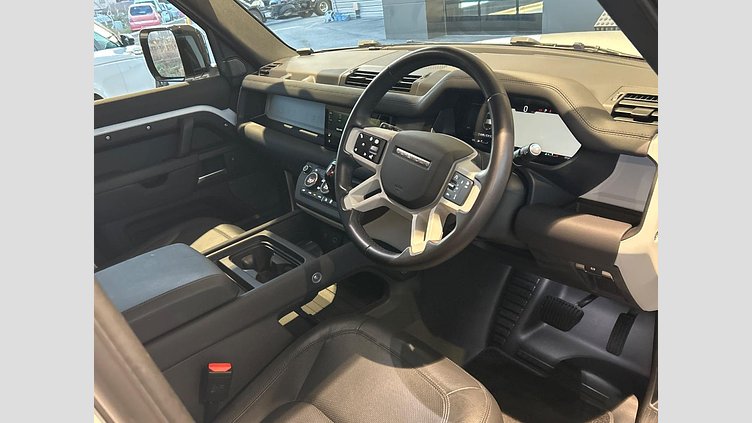 2023 認定中古車 Land Rover Defender 110 フジホワイト D300 AWD（AT） S