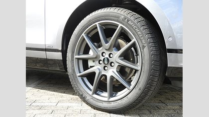 Range Rover Velar 17