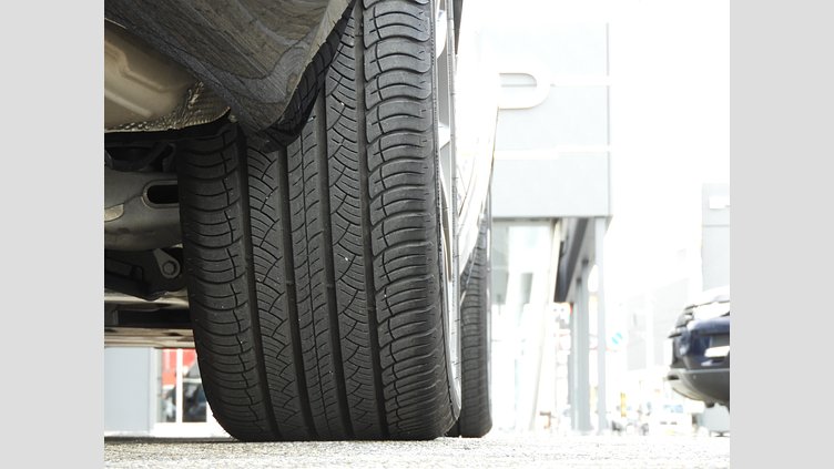 2021 認定中古車 Land Rover Range Rover Velar アイガーグレイ P250 AWD（オートマチック） R-DYNAMIC HSE