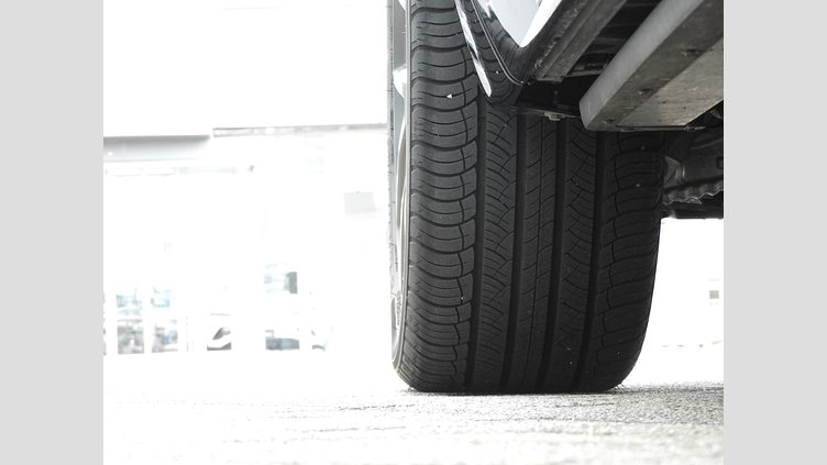 2021 認定中古車 Land Rover Range Rover Velar アイガーグレイ P250 AWD（オートマチック） R-DYNAMIC HSE