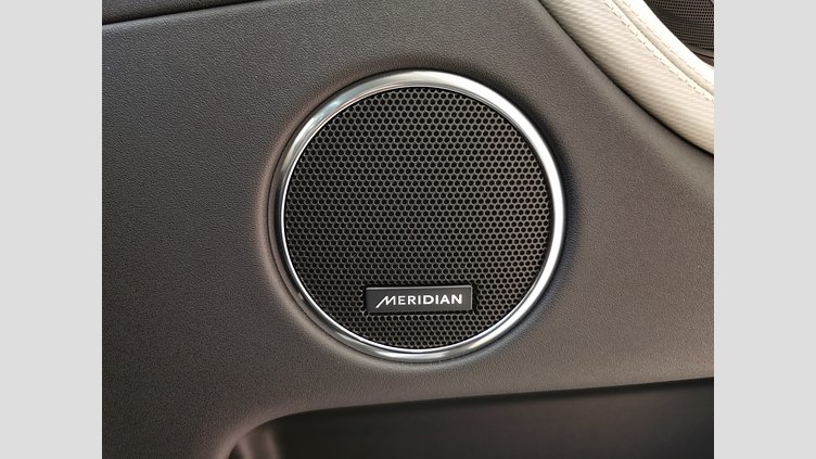 2024 認定中古車 Land Rover Discovery Sport オストゥーニパールホワイト P250（ガソリン） 標準ホイール DYNAMIC SE