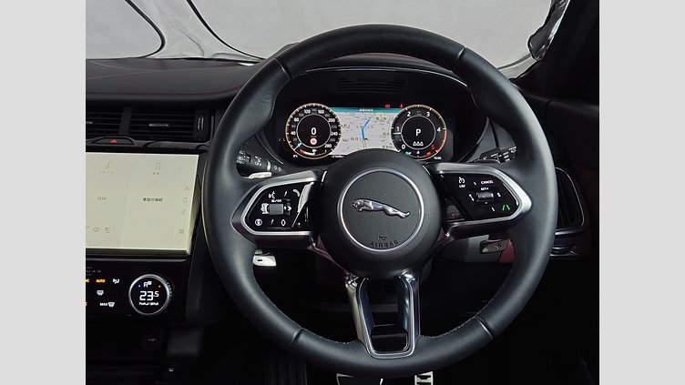 2024 認定中古車 Jaguar E-Pace オストゥーニパールホワイト D200マイルドハイブリッド（ディーゼル） R-DYNAMIC SE