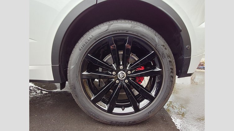 2024 認定中古車 Jaguar E-Pace オストゥーニパールホワイト D200マイルドハイブリッド（ディーゼル） R-DYNAMIC SE