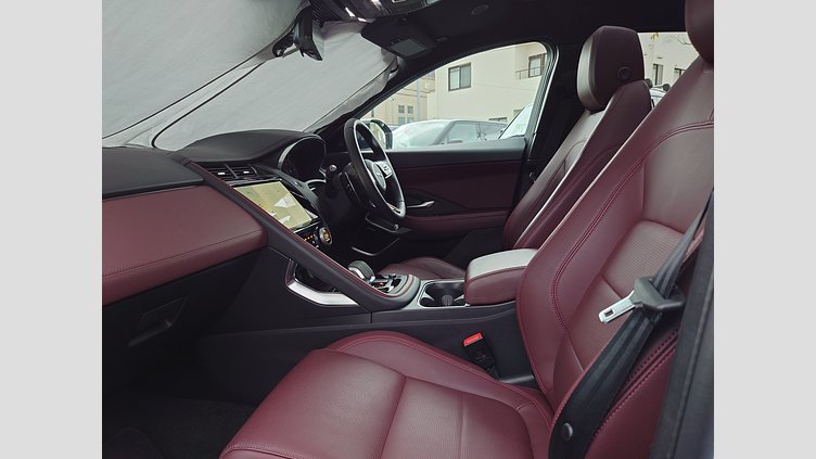 2024 認定中古車 Jaguar E-Pace オストゥーニパールホワイト D200マイルドハイブリッド（ディーゼル） R-DYNAMIC SE