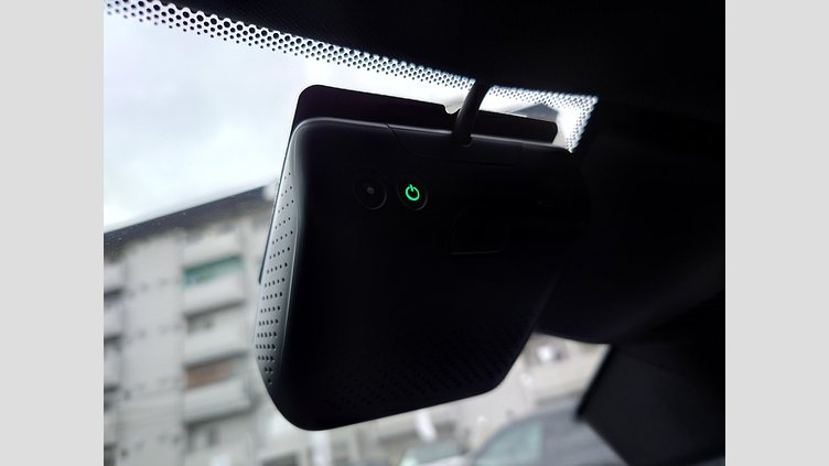 2024 認定中古車 Jaguar E-Pace オストゥーニパールホワイト D200マイルドハイブリッド（ディーゼル） R-DYNAMIC SE