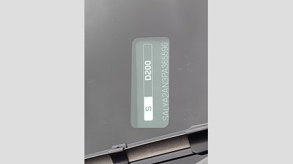 Range Rover Velar 64