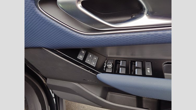 2023 認定中古車 Land Rover Range Rover Velar サントリーニブラック D200 AWD（オートマチック） MHEV R-DYNAMIC S