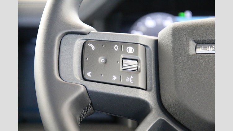 2024 認定中古車 Land Rover Defender 110 フジホワイト D350 ディーゼルマイルドハイブリッド X-Dynamic HSE