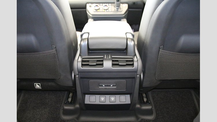 2024 認定中古車 Land Rover Defender 110 フジホワイト D350 ディーゼルマイルドハイブリッド X-Dynamic HSE