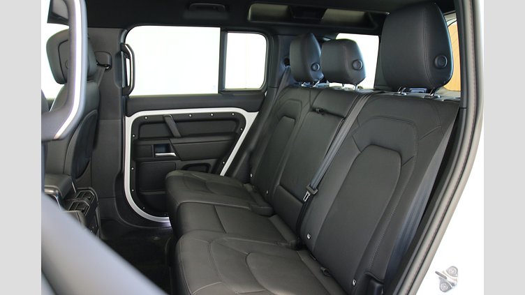 2024 認定中古車 Land Rover Defender 110 フジホワイト D350 ディーゼルマイルドハイブリッド X-Dynamic HSE