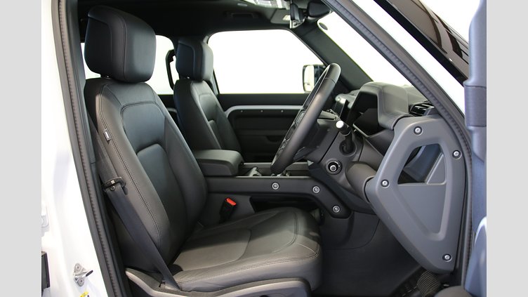 2024 認定中古車 Land Rover Defender 110 フジホワイト D350 ディーゼルマイルドハイブリッド X-Dynamic HSE