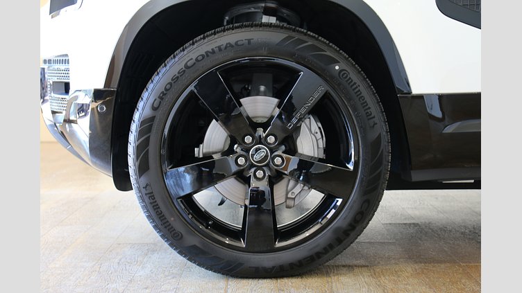 2024 認定中古車 Land Rover Defender 110 フジホワイト D350 ディーゼルマイルドハイブリッド X-Dynamic HSE