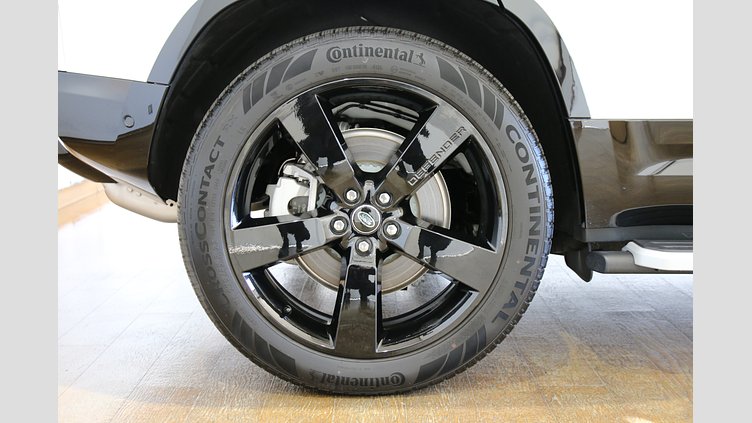 2024 認定中古車 Land Rover Defender 110 フジホワイト D350 ディーゼルマイルドハイブリッド X-Dynamic HSE