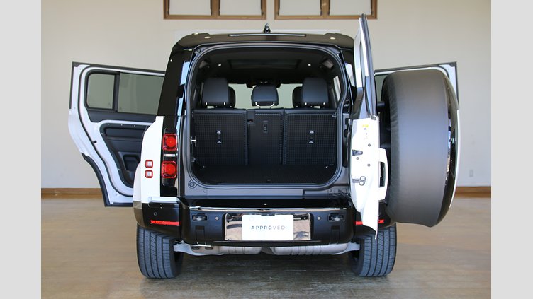 2024 認定中古車 Land Rover Defender 110 フジホワイト D350 ディーゼルマイルドハイブリッド X-Dynamic HSE