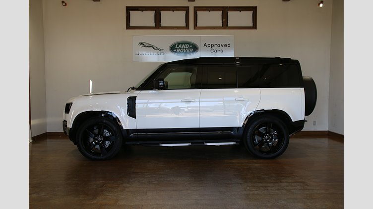 2024 認定中古車 Land Rover Defender 110 フジホワイト D350 ディーゼルマイルドハイブリッド X-Dynamic HSE
