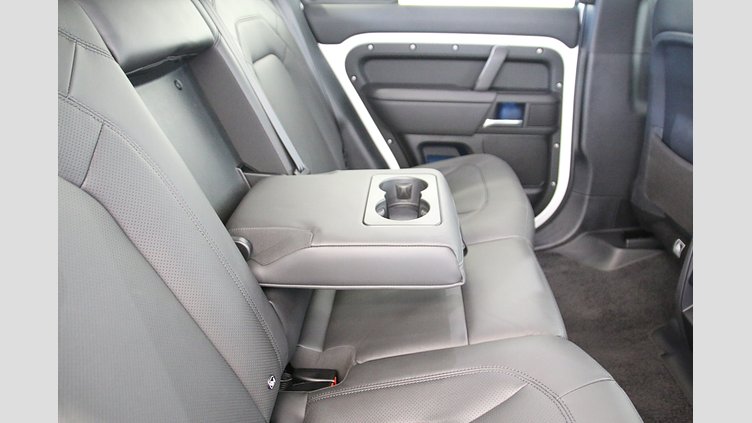 2024 認定中古車 Land Rover Defender 110 フジホワイト D350 ディーゼルマイルドハイブリッド X-Dynamic HSE