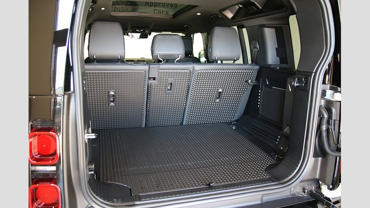 2024 認定中古車 Land Rover Defender 110 フジホワイト D350 ディーゼルマイルドハイブリッド X-Dynamic HSE