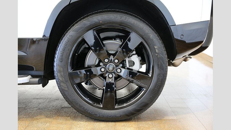 2024 認定中古車 Land Rover Defender 110 フジホワイト D350 ディーゼルマイルドハイブリッド X-Dynamic HSE