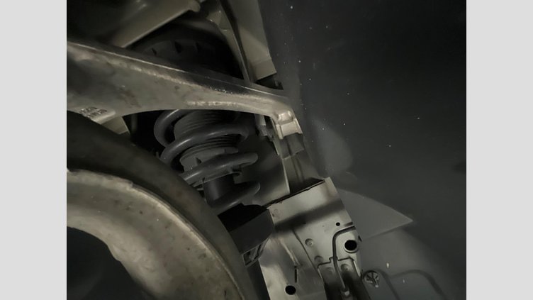 2017 認定中古車 Jaguar XE Yulong White RWD ＸＥ Ｒ－スポーツ