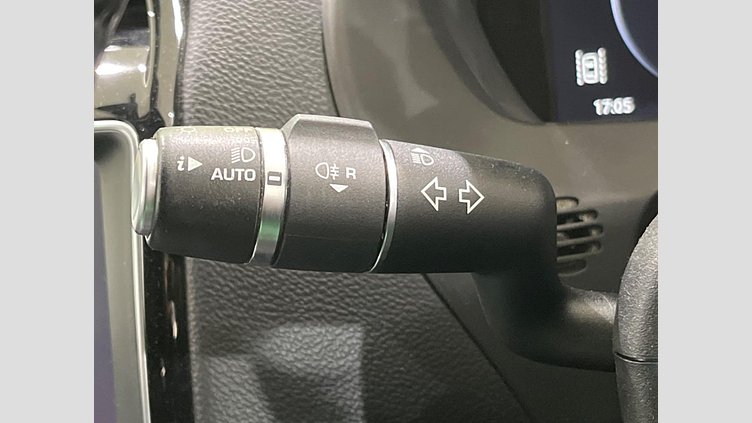 2017 認定中古車 Jaguar XE Yulong White RWD ＸＥ Ｒ－スポーツ